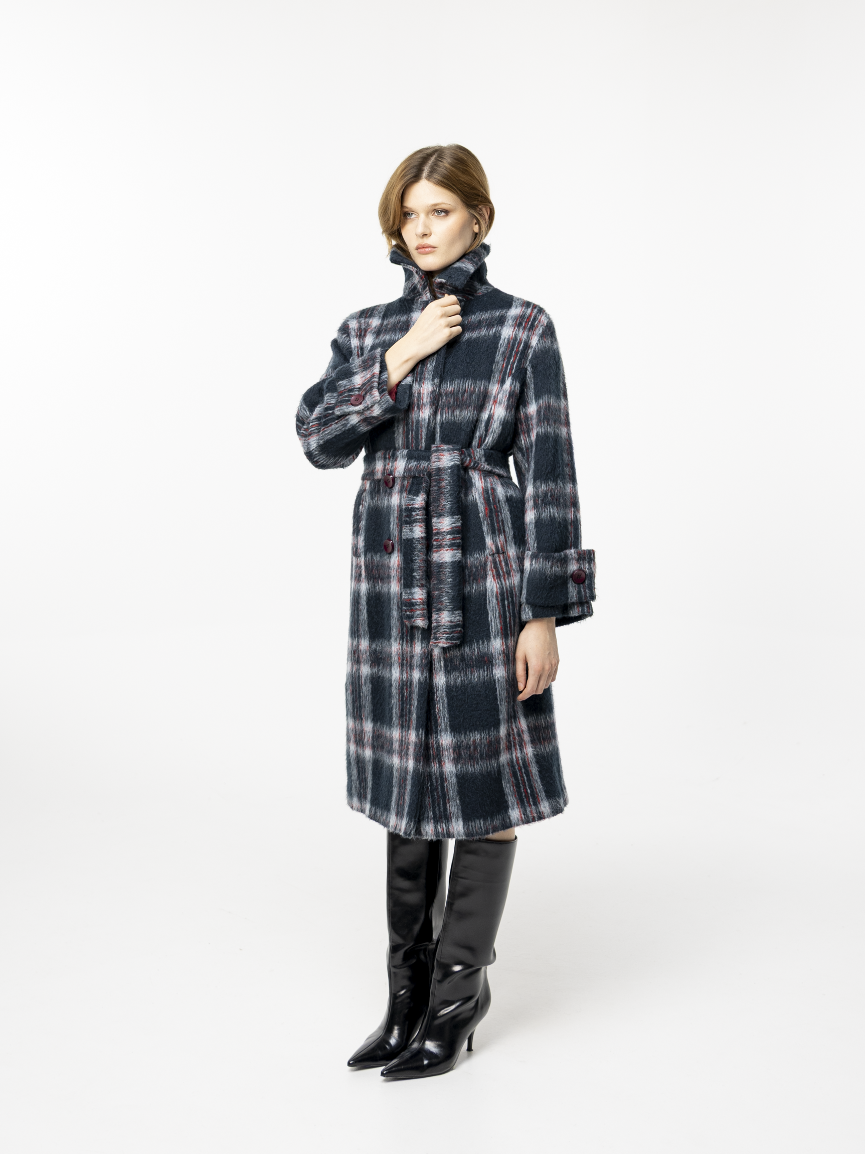 Manteau droit en laine et alpaga noir, blanc et rouge